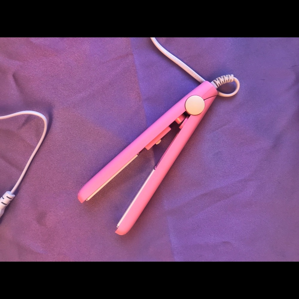 MINI PINK FLAT IRON travel friendly